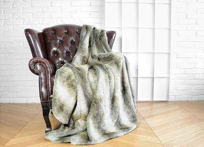 Decorative faux fur bedspread PLATINUM BEAUTY